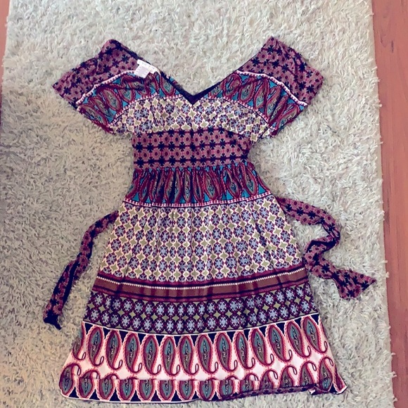 🌺2 for $23 🌺 Cute double v-neck multi-colored dress from coastal boutique - Picture 3 of 15
